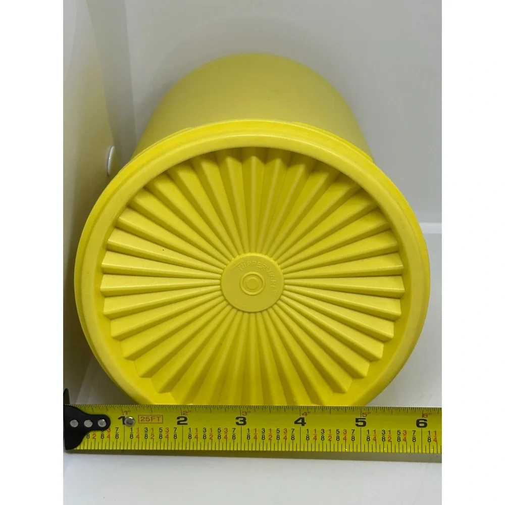 VTG Tupperware Canister Yellow Sunburst Seal Starburst Retro Kitchen Storage